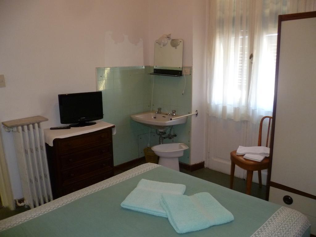 Pensione Elvezia Rapallo Ruang foto