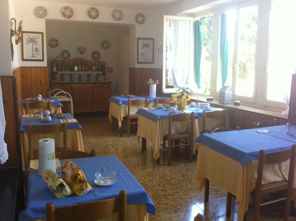 Pensione Elvezia Rapallo Bagian luar foto