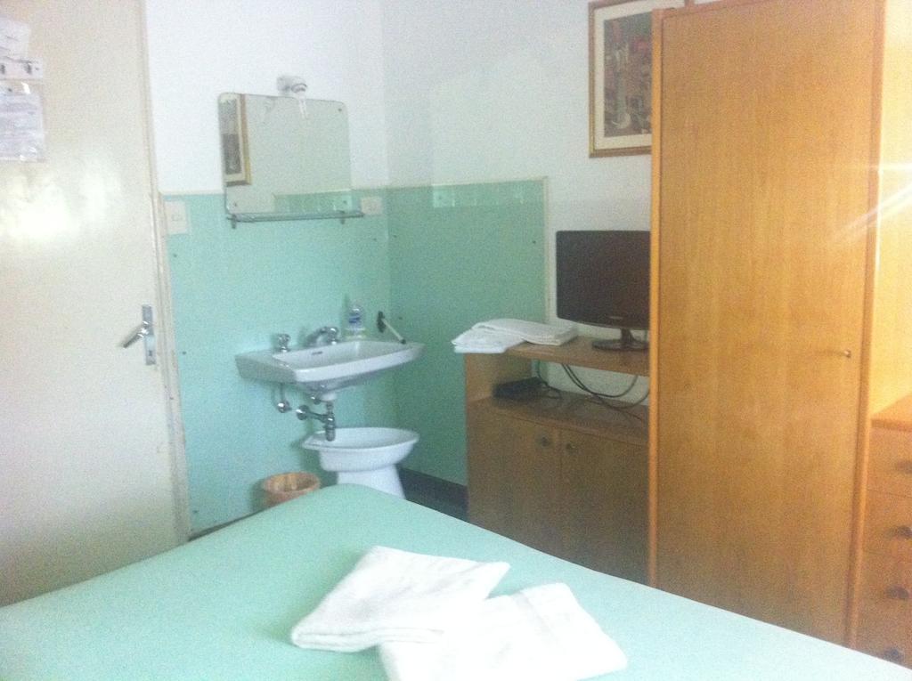 Pensione Elvezia Rapallo Ruang foto